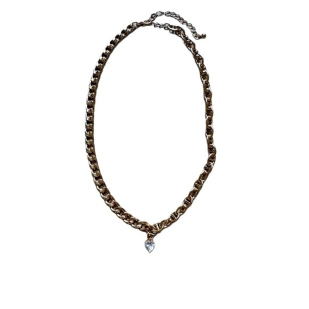 Elegant Gold Chain Necklace with Heart Pendant